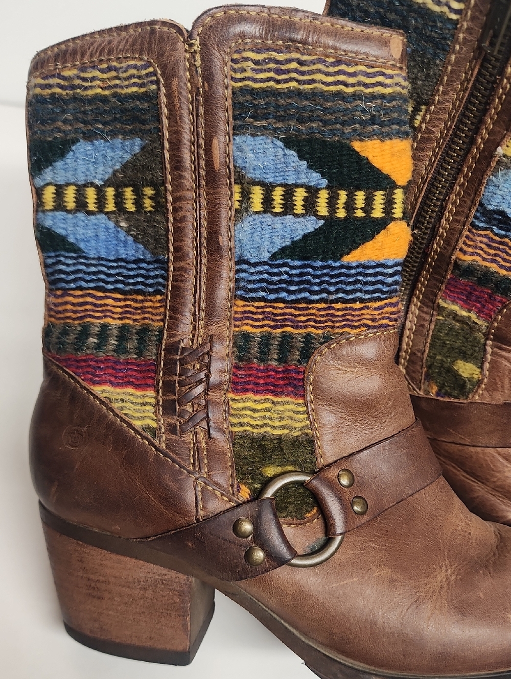 Distressed Born Brown Leather Mid-Heel Ankle Boots  Multicolor Knit Shaft 8.5/40 - Picture 4 of 13